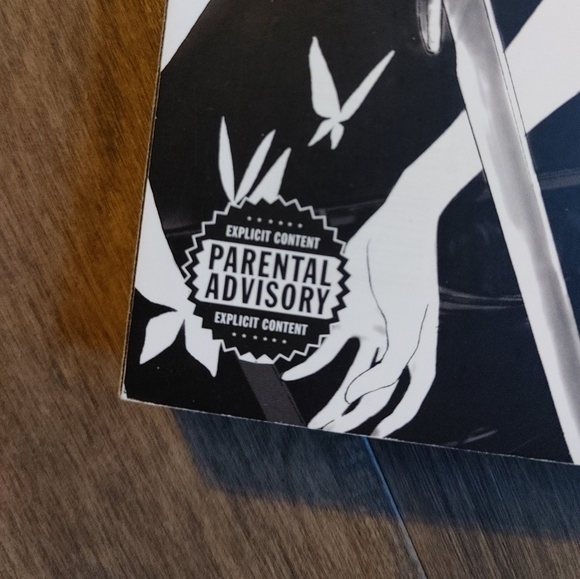 Goth Manga Graphic Novel - Picture 3 of 4